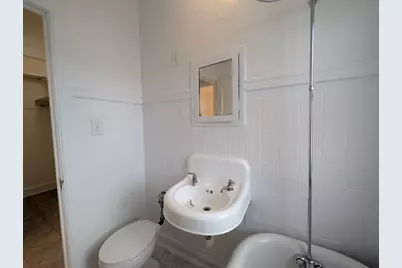 3310 W Schubert Avenue #2Y, Chicago, IL 60647 - Photo 10