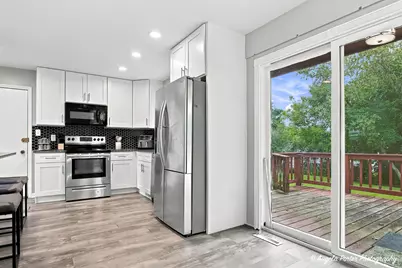 512 Silbury Court, McHenry, IL 60050 - Photo 8