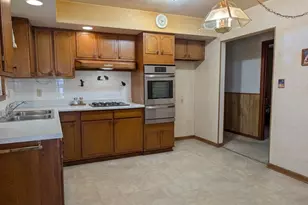420 Earl Ave, Joliet, IL 60436 - Photo 8