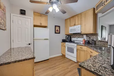 805 Leicester Road #106, Elk Grove Village, IL 60007 - Photo 6