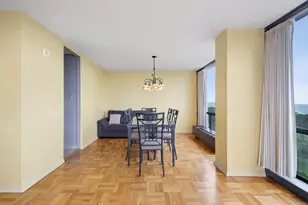 601 E 32nd St, Chicago, IL 60616 - Photo 8
