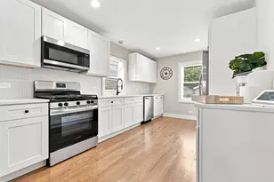 8550 S Jeffery Blvd, Chicago, IL 60617 - Photo 6