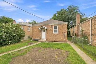 8550 S Jeffery Blvd, Chicago, IL 60617 - Photo 2