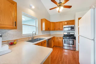 509 Wedgewood Trail, McHenry, IL 60050 - Photo 4