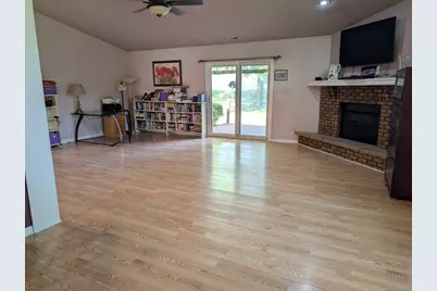 1016 Baxter Lane #1, Freeport, IL 61032 - Photo 4