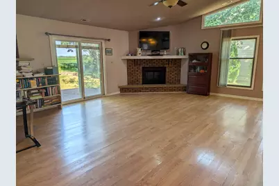 1016 Baxter Lane #1, Freeport, IL 61032 - Photo 2
