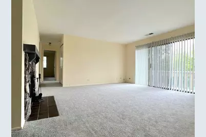 1019 Thorndale Court #A2, Wheeling, IL 60090 - Photo 2