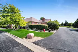 131 E 163rd St, South Holland, IL 60473 - Photo 18