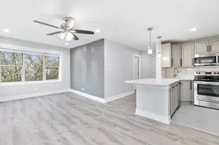 1301 W Estes Ave, Chicago, IL 60626 - Photo 2