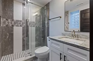 442 E 48th St, Chicago, IL 60615 - Photo 14