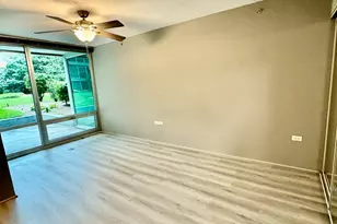 9655 Woods Dr, Skokie, IL 60077 - Photo 14