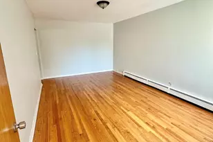 6235 N Mozart St, Chicago, IL 60659 - Photo 2