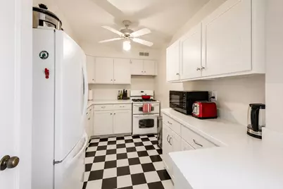 6325 N Sheridan Road #2106, Chicago, IL 60660 - Photo 12