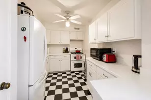 6325 N Sheridan Rd, Chicago, IL 60660 - Photo 12