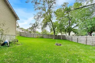 729 Brink St, Woodstock, IL 60098 - Photo 10