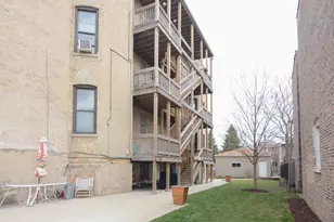 1009 N Sacramento Ave, Chicago, IL 60622 - Photo 4