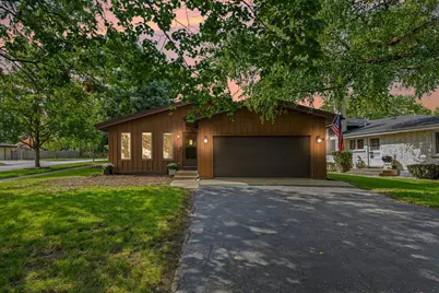 452 Commonwealth Lane, Elmhurst, IL 60126 - Photo 1
