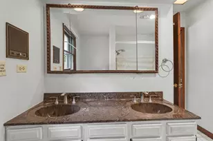 452 Commonwealth Ln, Elmhurst, IL 60126 - Photo 14