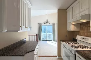 366 Washington Ct, Vernon Hills, IL 60061 - Photo 8