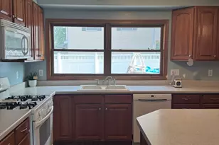 2219 Highland Dr, Sycamore, IL 60178 - Photo 4