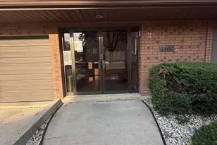 1302 E Washington St, Des Plaines, IL 60016 - Photo 2