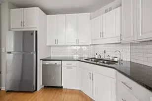 3200 N Lake Shore Dr, Chicago, IL 60657 - Photo 14