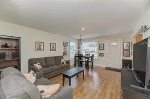 3520 Ernst St, Franklin Park, IL 60131 - Photo 8