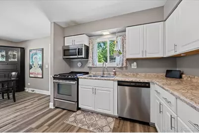 1612 Forrest Boulevard, Saint Charles, IL 60174 - Photo 8