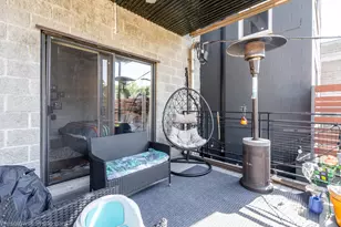 2153 W Belmont Ave, Chicago, IL 60618 - Photo 12