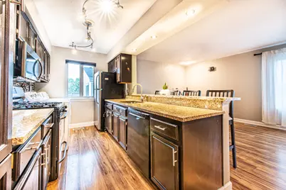 724 E Old Willow Road #104D, Prospect Heights, IL 60070 - Photo 4