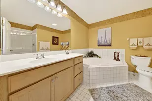 710 Juniper Ln, Lake in the Hills, IL 60156 - Photo 20