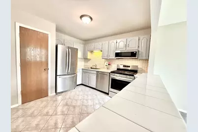 601 Hanover Court #Z1, Schaumburg, IL 60194 - Photo 4