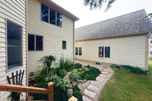 28278 Gray Barn Ln, Lake Barrington, IL 60010 - Photo 48