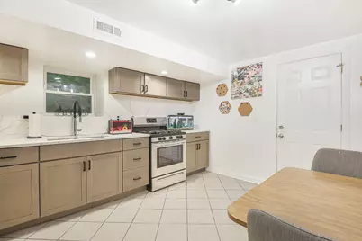 3112 N Davlin Court #B, Chicago, IL 60618 - Photo 4