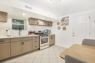 3112 N Davlin Ct, Chicago, IL 60618 - Photo 4