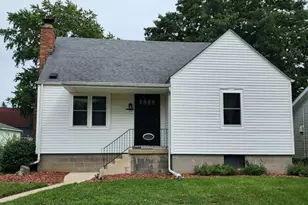 282 N Oak St, Herscher, IL 60941 - Photo 1