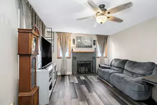 282 N Oak St, Herscher, IL 60941 - Photo 8