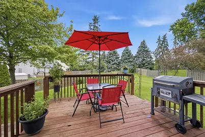 9 Tenneyson Court, Lake in the Hills, IL 60156 - Photo 34