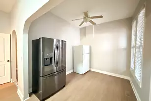 2127 W Bowler St, Chicago, IL 60612 - Photo 10