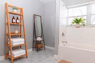 2050 E 73rd St, Chicago, IL 60649 - Photo 6