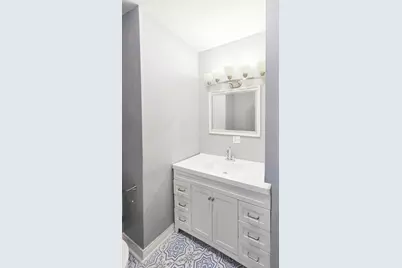 [Address not provided], Chicago, IL 60649 - Photo 8