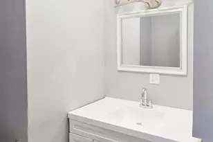 2050 E 73rd St, Chicago, IL 60649 - Photo 8