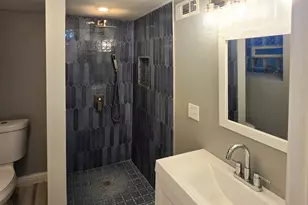 2050 E 73rd St, Chicago, IL 60649 - Photo 6