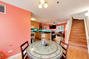 2011 W Chase Ave, Chicago, IL 60645 - Photo 6