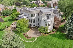 1904 Midwest Club Pkwy, Oak Brook, IL 60523 - Photo 2