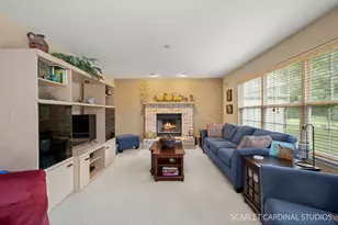 2144 Whitetail Dr, Aurora, IL 60503 - Photo 12