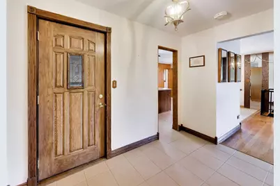 704 W Lonnquist Boulevard, Mount Prospect, IL 60056 - Photo 4