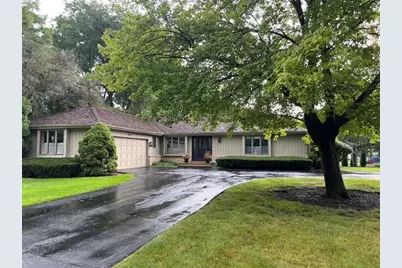 990 Burridge Court, Libertyville, IL 60048 - Photo 1