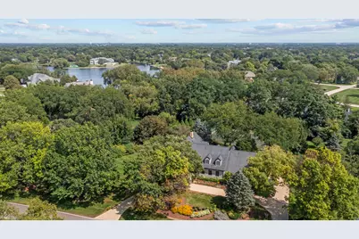 689 Thompsons Way, Inverness, IL 60067 - Photo 4