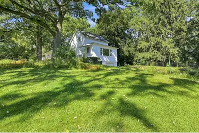 39132 N Mound Avenue, Spring Grove, IL 60081 - Photo 2